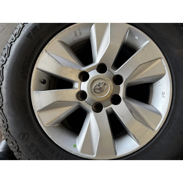 Roda Com Pneu Toyota Hilux Sr 265\65\17  Semperit
