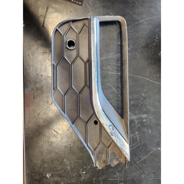 Moldura Farol De Milha Direito Amarok V6 2017/2020 2h6807490 Direito