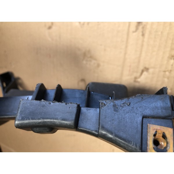 Suporte Parachoque Traseiro L.e Fiat Toro 2016/2018 Detalhe