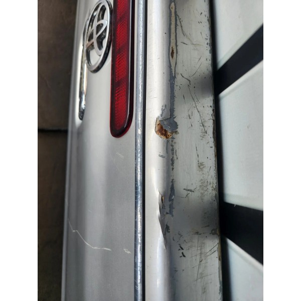 Tampa Traseira Toyota Hilux 2013 Prata C\detalhe Prateado