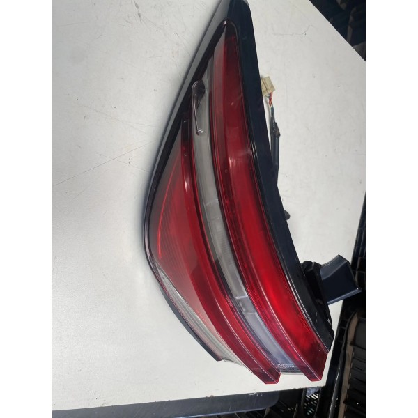 Lanterna Traseira Esquerda Hilux Sw4 2022/2023 Original Direito/passageiro Vermelho