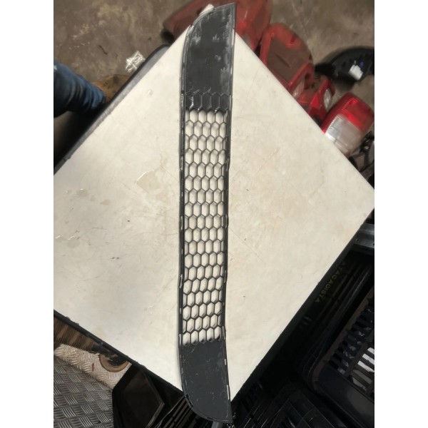 Grade Parachoque Central Fiorino Palio Uno 2015