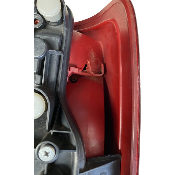 Lanterna Traseira Esquerda Amarok 2017 C/detalhe Esquerdo/motorista Vermelho