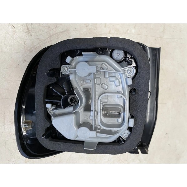 Lanterna Esquerda Jeep Renegade 2015/2019 Original Esquerdo/motorista Vermelho