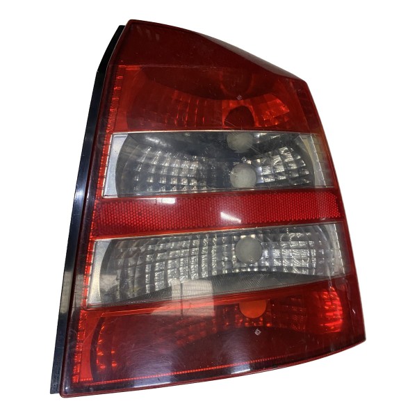 Lanterna Traseira Direita Astra 2003/2011 Direito/passageiro Vermelho