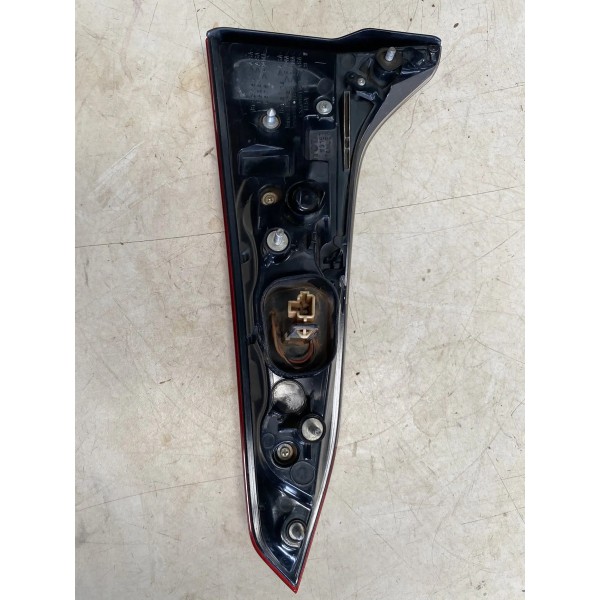 Lanterna Esquerda Tampa Traseira Sw4 2017 Esquerdo/motorista Vermelho