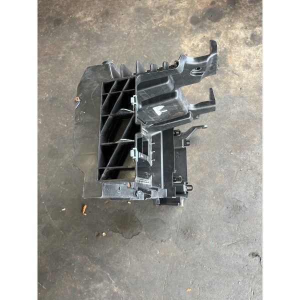 Suporte Da Bateria Dodge L.e Ram 2500 3500 Cummins 6.7 2022 Preto