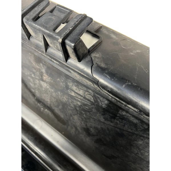 Defletor Ar Central Radiador Parachoque Amarok 23 C/detalhe