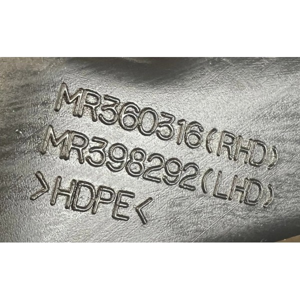 Duto De Saída De Ar Lado Direito Mitsubishi Pajero Tr4 02/15