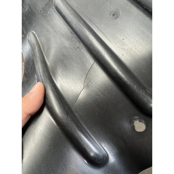 Guarda Po Parabarro Traseiro Direito Pajero Tr4 2008 A 2016