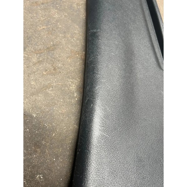 Acabamento Coluna Central Direita Hilux 2016/2023 Original