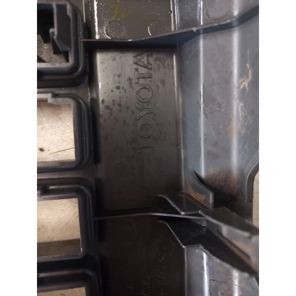 Entrada Usb / Auxiliar Com Moldura Hilux  2010/2015 Original