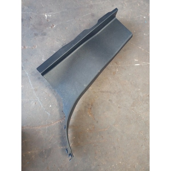 Moldura Coluna Traseira Esquerda Hilux 2016/2020 Original