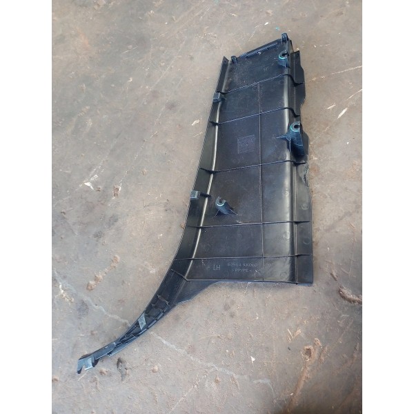Moldura Coluna Traseira Esquerda Hilux 2016/2020 Original