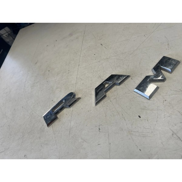 Emblema Tampa Traseira Ram Cromado 3500 2019/2024 Cinza