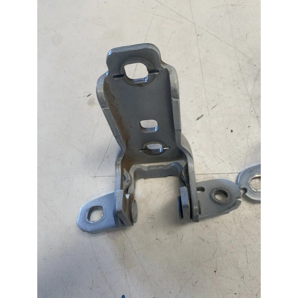 Dobradiça Porta Dianteira Esquerda Dodge Ram 3500 2022