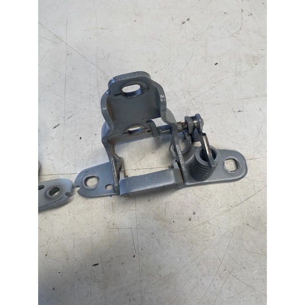 Dobradiça Porta Dianteira Esquerda Dodge Ram 3500 2022