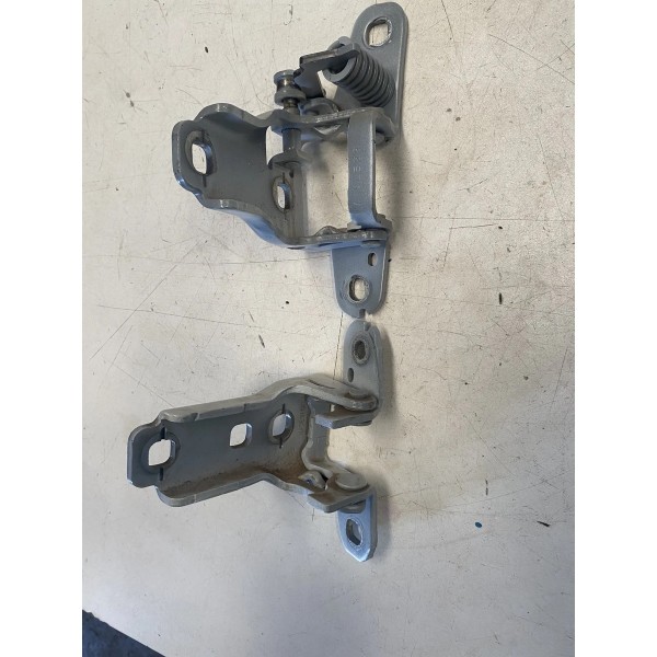 Dobradiça Porta Dianteira Esquerda Dodge Ram 3500 2022