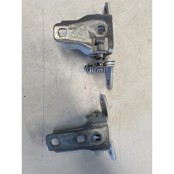 Dobradiça Porta Dianteira Esquerda Dodge Ram 3500 2022