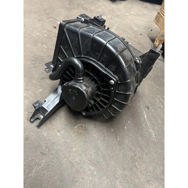 Caixa De Ventilacao Interna Ar Condicionado Pajero Tr4 2008