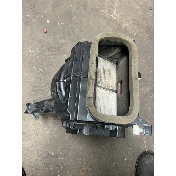 Caixa De Ventilacao Interna Ar Condicionado Pajero Tr4 2008