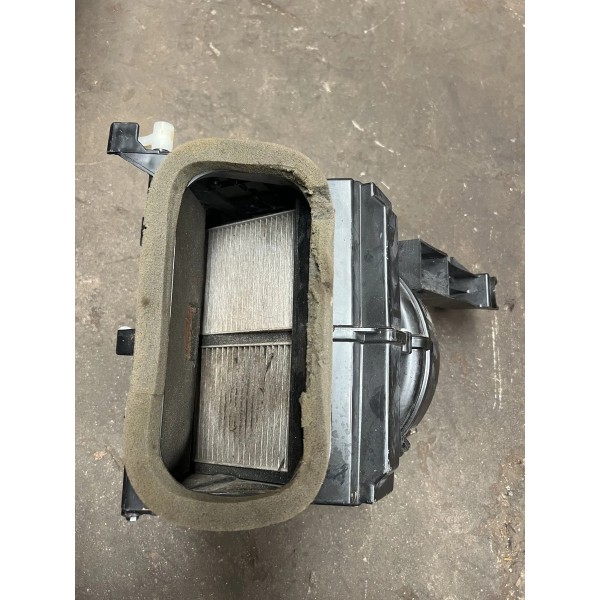 Caixa De Ventilacao Interna Ar Condicionado Pajero Tr4 2008