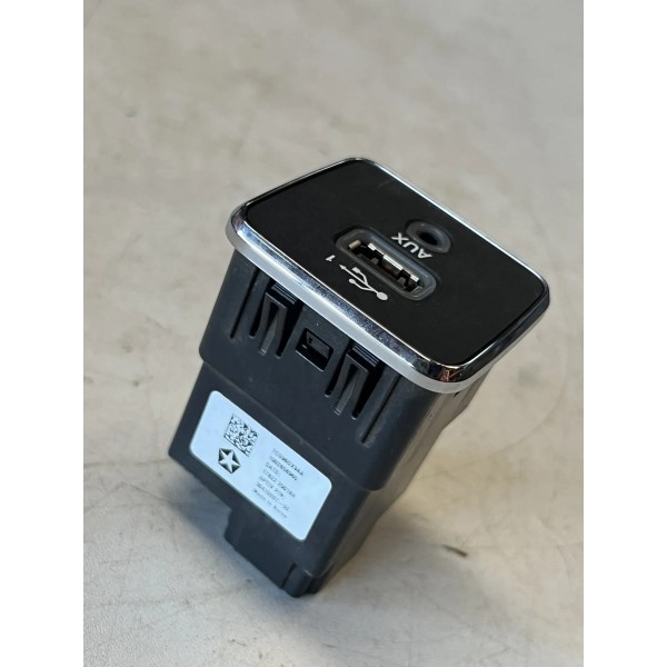 Entrada Usb Auxiliar Fiat Strada Ranch 2023 1.3 Original Preto