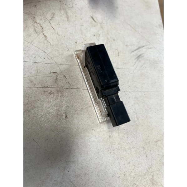 Luz Cortesia Interna Fiat Strada 2023 Original