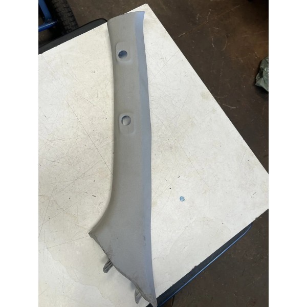 Moldura Esquerda Coluna Parabrisa Hilux 2016/2022 Original