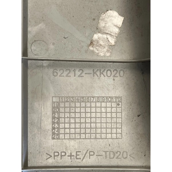 Moldura Esquerda Coluna Parabrisa Hilux 2016/2022 Original