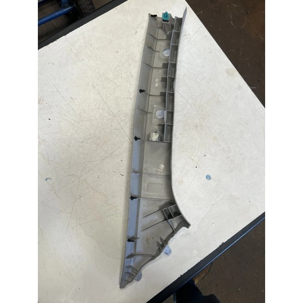 Moldura Esquerda Coluna Parabrisa Hilux 2016/2022 Original