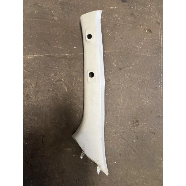 Moldura Esquerda Coluna Parabrisa Hilux 2016/2022 Original