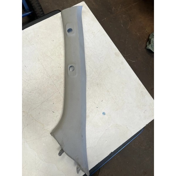 Moldura Esquerda Coluna Parabrisa Hilux 2016/2022 Original