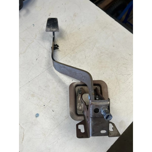 Pedal Embreagem Mitsubishi L200 Triton 2015 Original