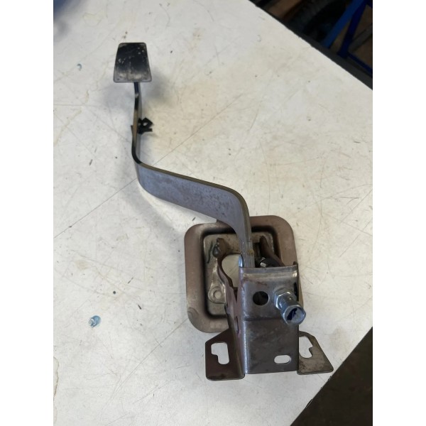 Pedal Embreagem Mitsubishi L200 Triton 2015 Original