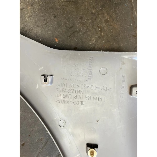 Moldura Coluna Traseira Esquerda L200 Triton 3.2 2012