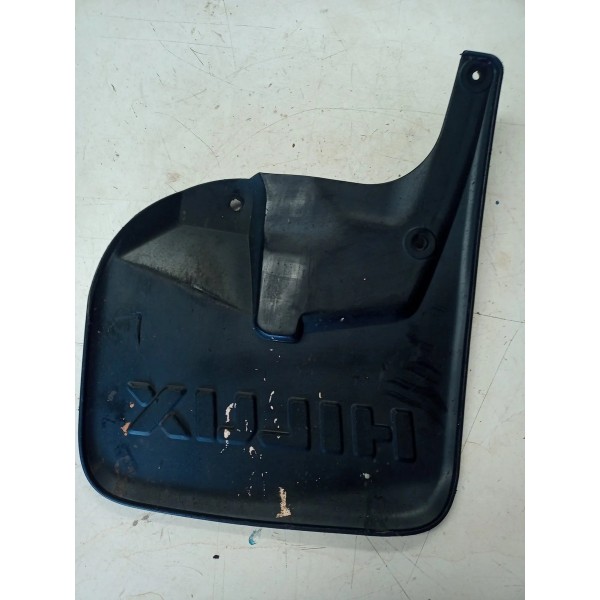 Lameiro Para Barro Dianteiro Esquerdo Hilux 2016/2020