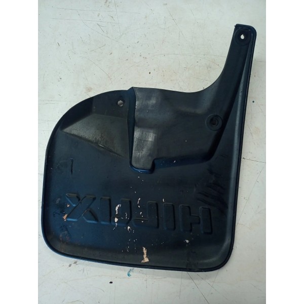 Lameiro Para Barro Dianteiro Esquerdo Hilux 2016/2020