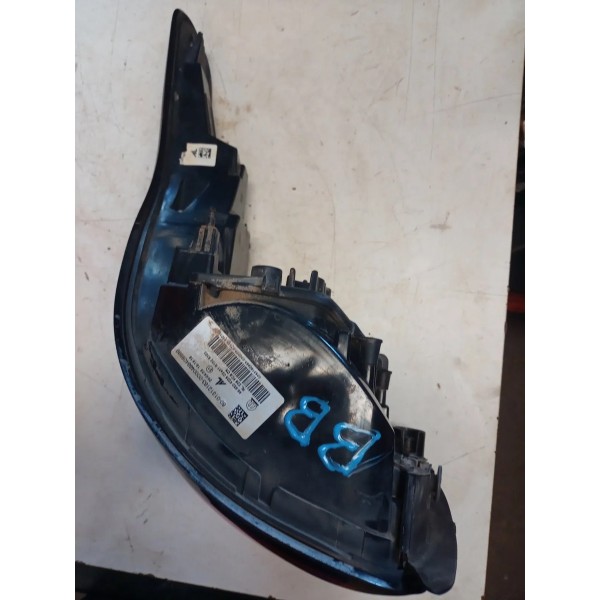 Lanterna Direito Fiat Toro 2020/2022 48840748 (usado) Direito/passageiro