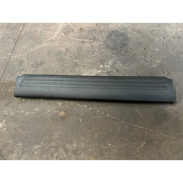 Soleira Dianteira Direita Gm S10 2017 Original Preto