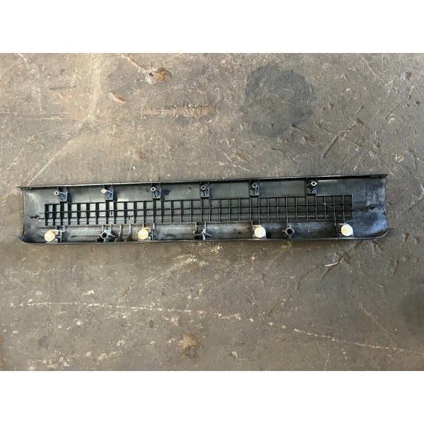 Soleira Dianteira Direita Gm S10 2017 Original Preto