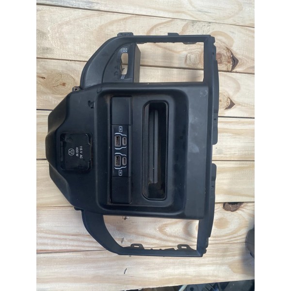 Tomada Com Acabamento Console Central Traseiro Ram 2500 Orig Preto