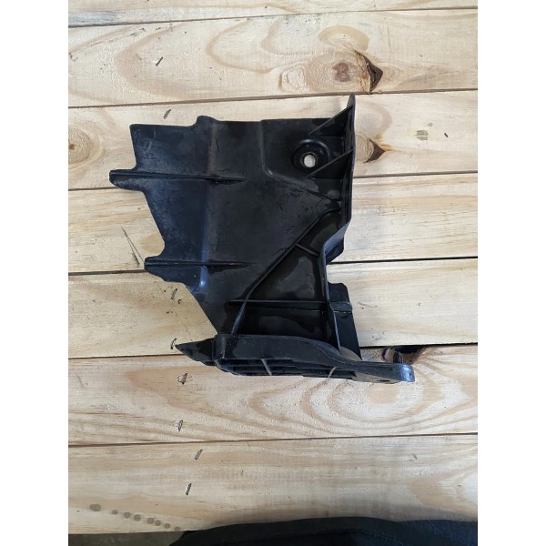 Guia Defletor Radiador Esquerdo Vw Amarok 2016 Original
