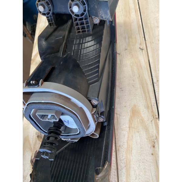 Lanterna Traseira Esquerda Vw Virtus Original 2020 Esquerdo/motorista