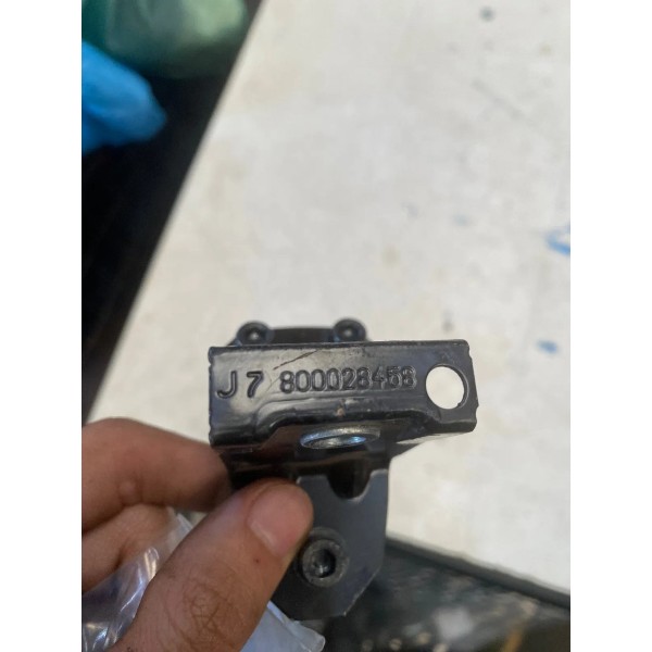 Suporte Porta Dianteiro Direito Fiat Mobi 2019 Original