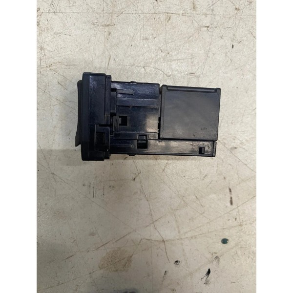 Entrada Usb Auxiliar Toyota Hilux Sw4 2020 Original