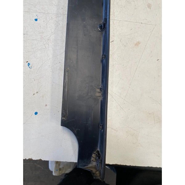 Moldura Superior Tampa Tras Direita Fiat Toro 2023 Original Preto