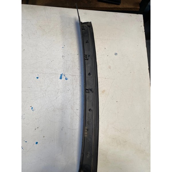 Moldura Superior Tampa Tras Direita Fiat Toro 2023 Original Preto