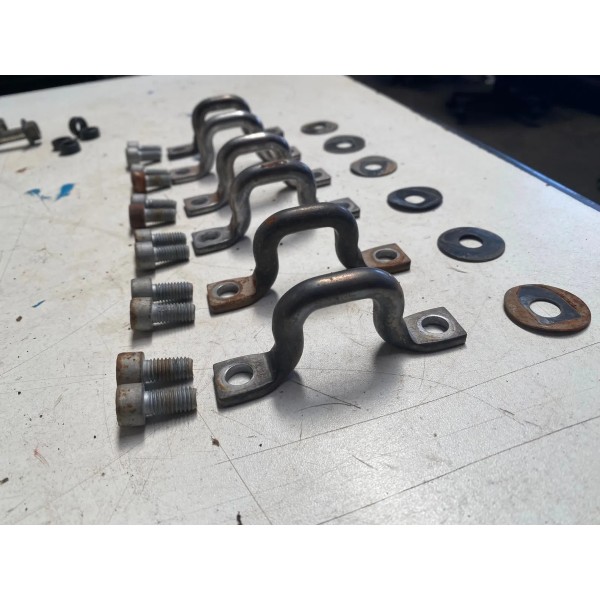 Kit Gancho Da Caçamba Amarok 2020 Original