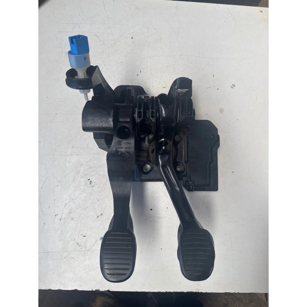 Pedais F E Embreagem Fiat Uno Vivace 1.0 2013 Original